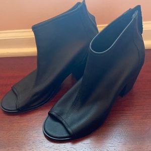 Peep toe wedge heel shoes black leather